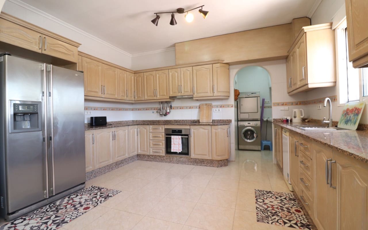 3 sovrum Finca/Hus på landet till salu i Catral med pool - 375 000 € (Ref: 9479370)