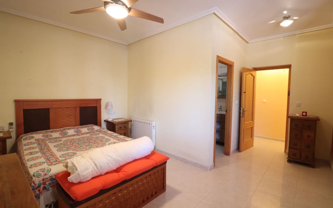 3 sovrum Finca/Hus på landet till salu i Catral med pool - 375 000 € (Ref: 9479370)