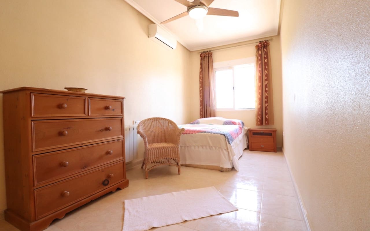 3 sovrum Finca/Hus på landet till salu i Catral med pool - 375 000 € (Ref: 9479370)