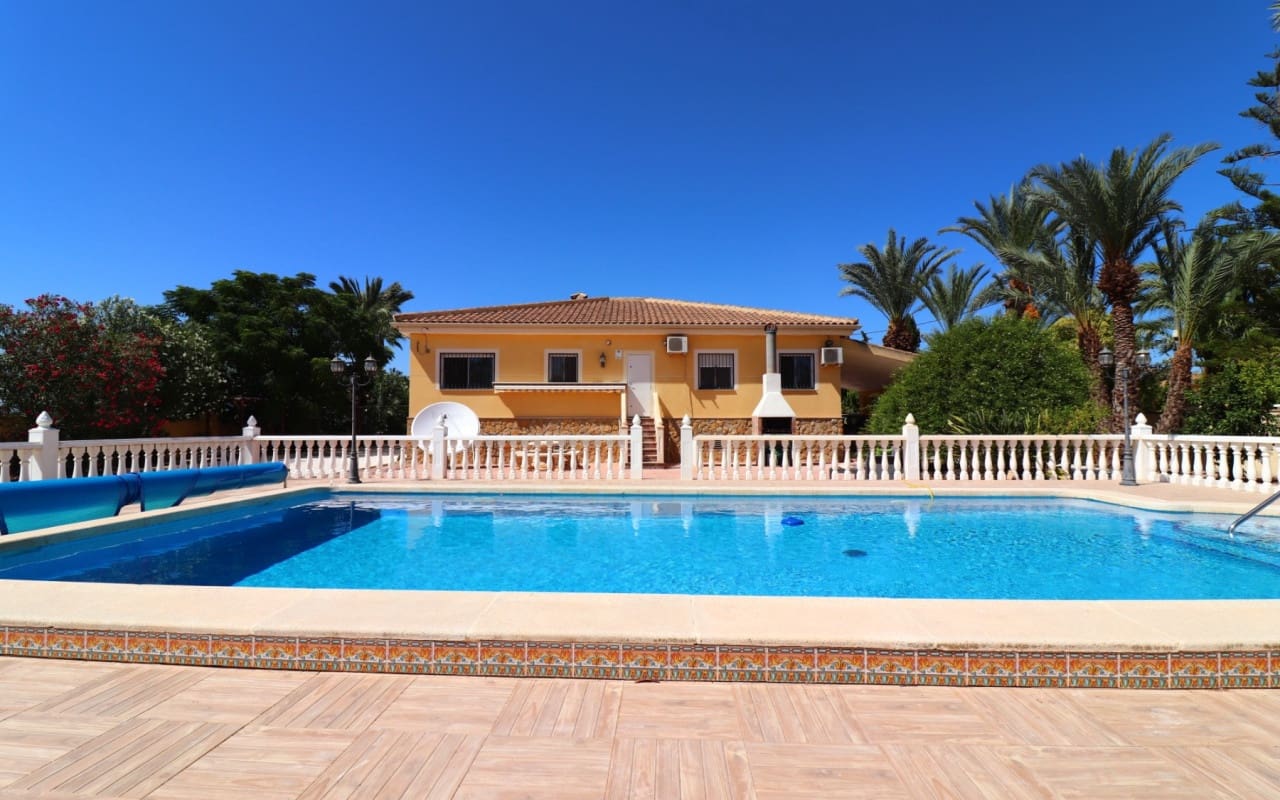 3 sovrum Finca/Hus på landet till salu i Catral med pool - 375 000 € (Ref: 9479370)