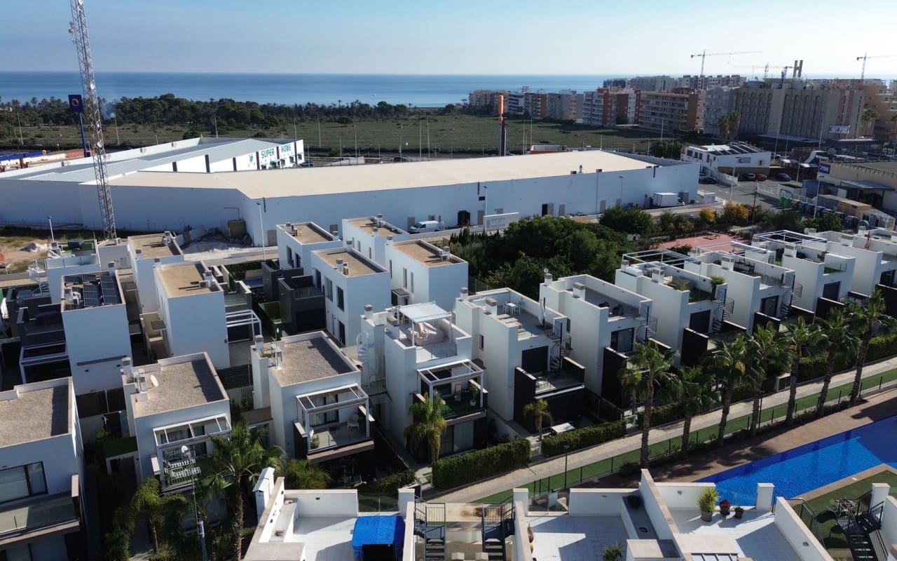 3 bedroom Apartment for sale in Orihuela Costa with pool - € 295,000 (Ref: 9479374)