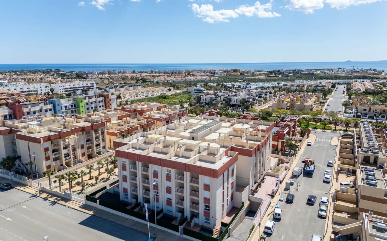 2 bedroom Apartment for sale in Orihuela Costa with pool - € 187,500 (Ref: 9479384)