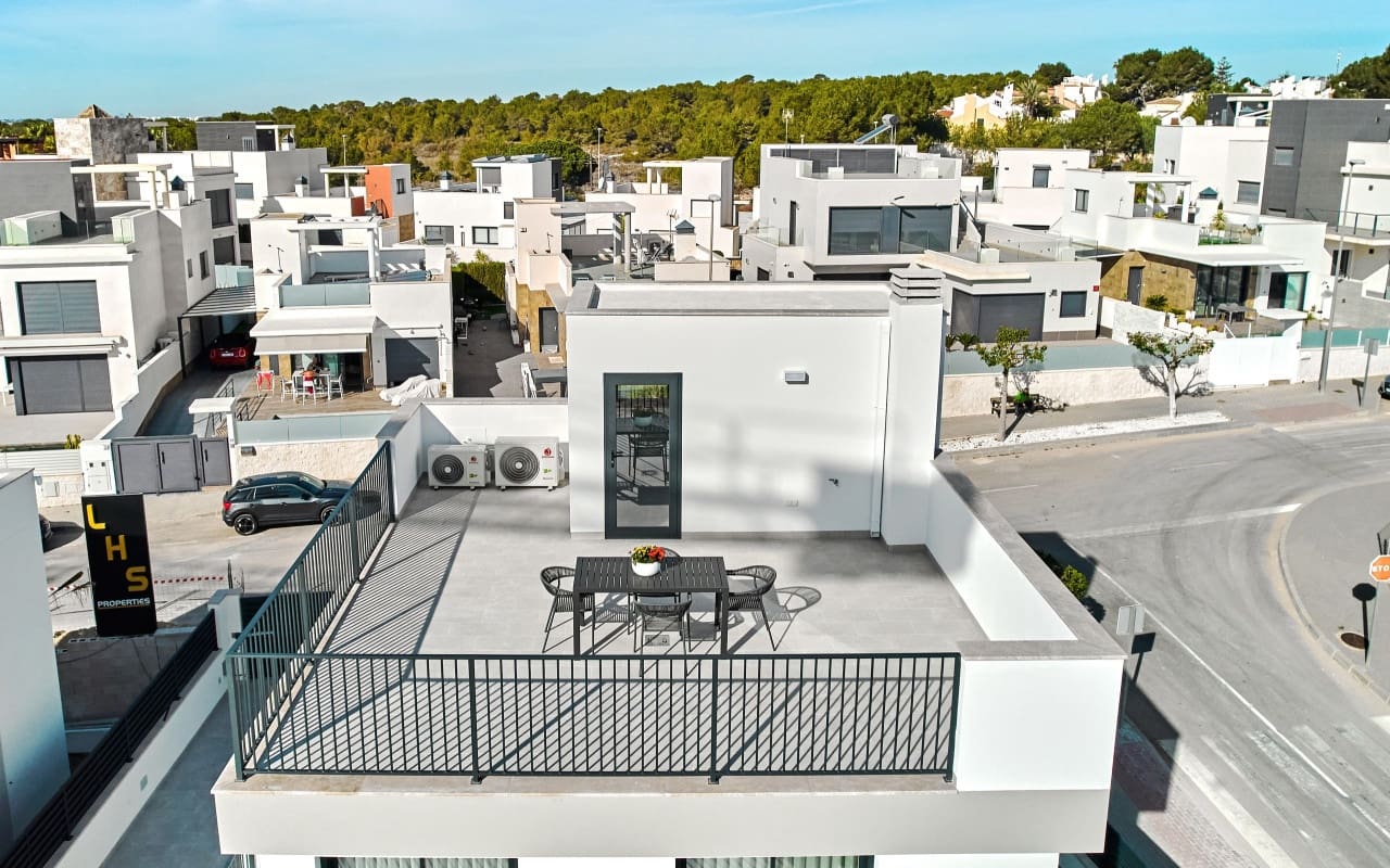 3 bedroom Villa for sale in San Miguel de Salinas - € 649,000 (Ref: 9500053)