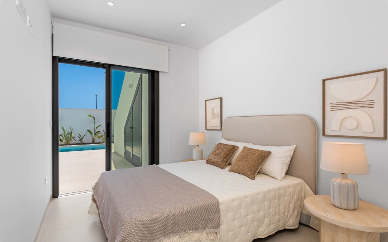 3 bedroom Villa for sale in Los Alcazares - € 499,900 (Ref: 9500056)