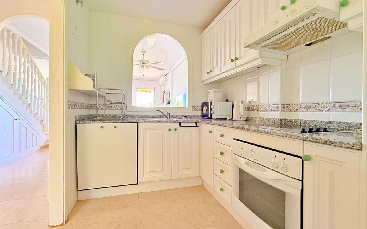 2 bedroom Townhouse for sale in Orihuela Costa - € 215,000 (Ref: 9510126)