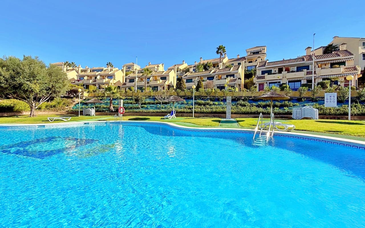 2 bedroom Townhouse for sale in Orihuela Costa - € 215,000 (Ref: 9510126)