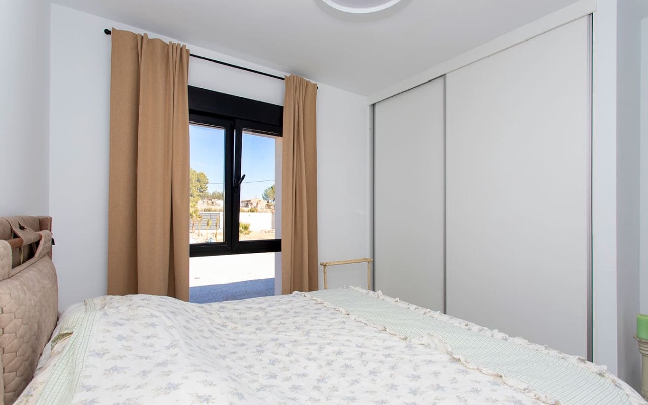 4 Zimmer Villa zu verkaufen in Pinoso mit Pool - 478.000 € (Ref: 9528781)