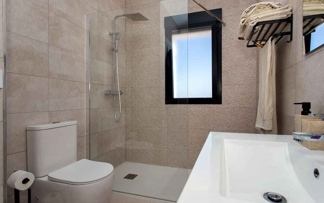 4 Zimmer Villa zu verkaufen in Pinoso mit Pool - 478.000 € (Ref: 9528781)