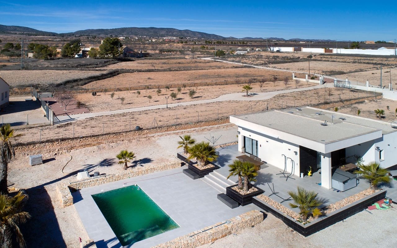 4 Zimmer Villa zu verkaufen in Pinoso mit Pool - 478.000 € (Ref: 9528781)