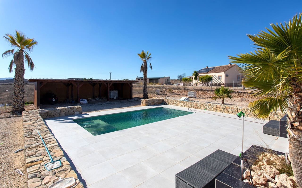 4 Zimmer Villa zu verkaufen in Pinoso mit Pool - 478.000 € (Ref: 9528781)