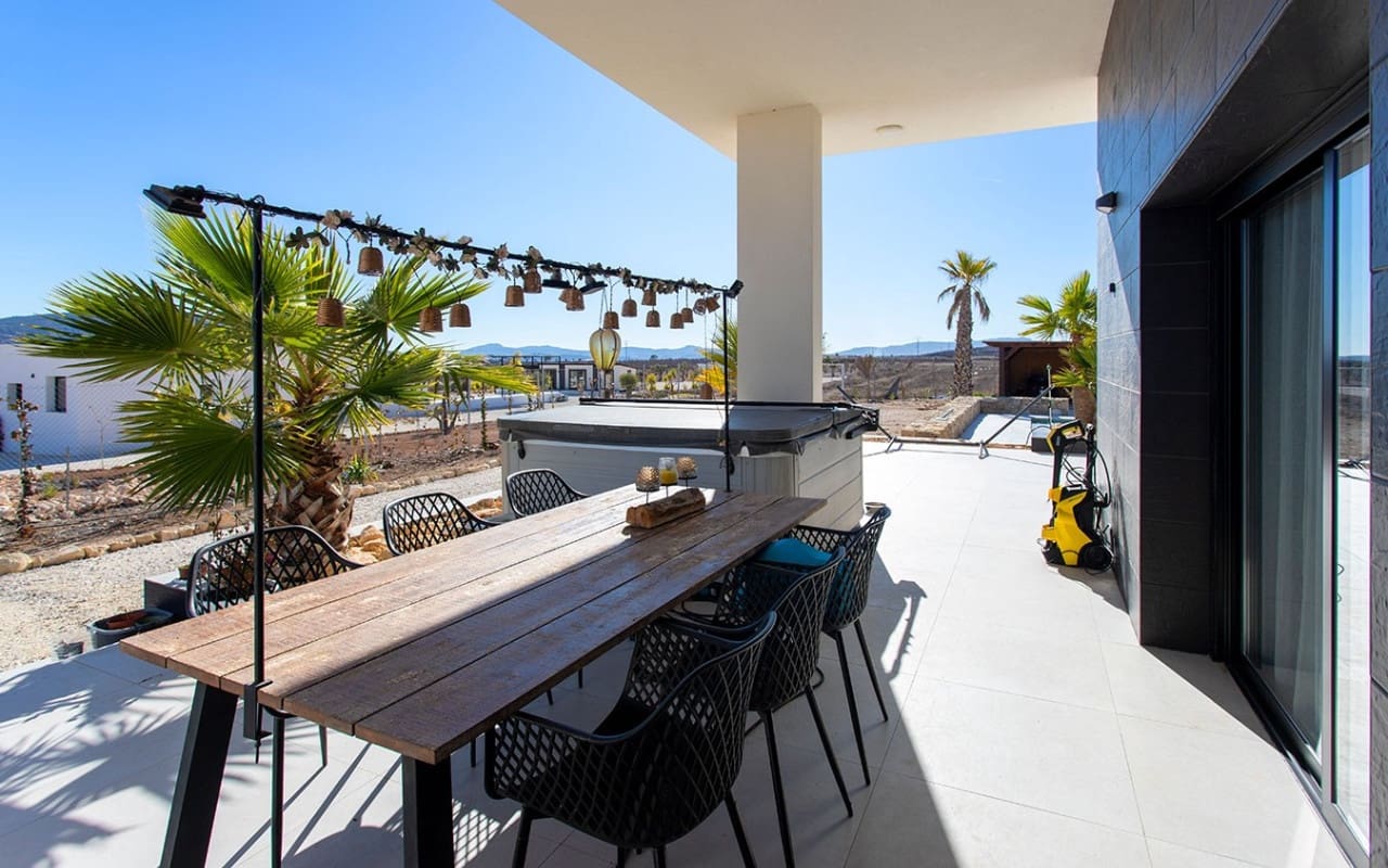 4 Zimmer Villa zu verkaufen in Pinoso mit Pool - 478.000 € (Ref: 9528781)