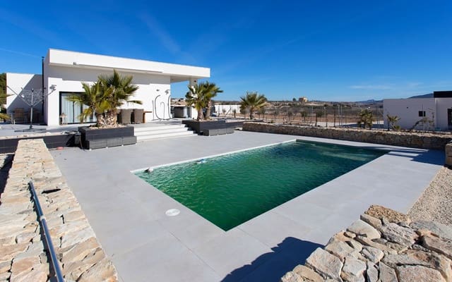 4 Zimmer Villa zu verkaufen in Pinoso mit Pool - 478.000 € (Ref: 9528781)