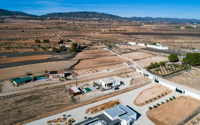 4 Zimmer Villa zu verkaufen in Pinoso mit Pool - 478.000 € (Ref: 9528781)