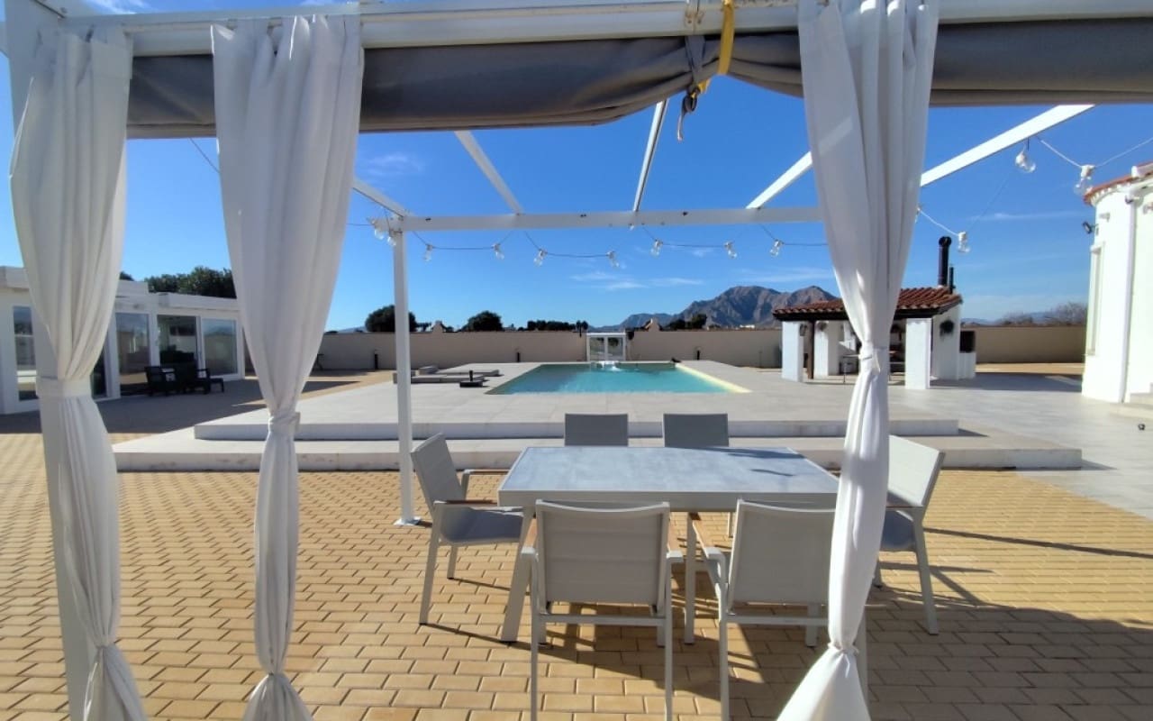 3 quarto Moradia para venda em Mudamiento com piscina - 660 000 € (Ref: 9534752)