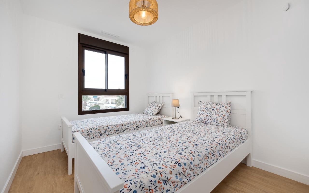 2 sovrum Takvåning till salu i Orihuela Costa med pool - 339 900 € (Ref: 9548472)