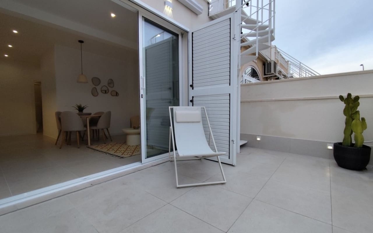 2 soveværelse Byhus til salg i La Siesta - € 149.000 (Ref: 9548854)