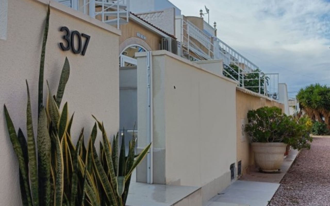 2 soveværelse Byhus til salg i La Siesta - € 149.000 (Ref: 9548854)