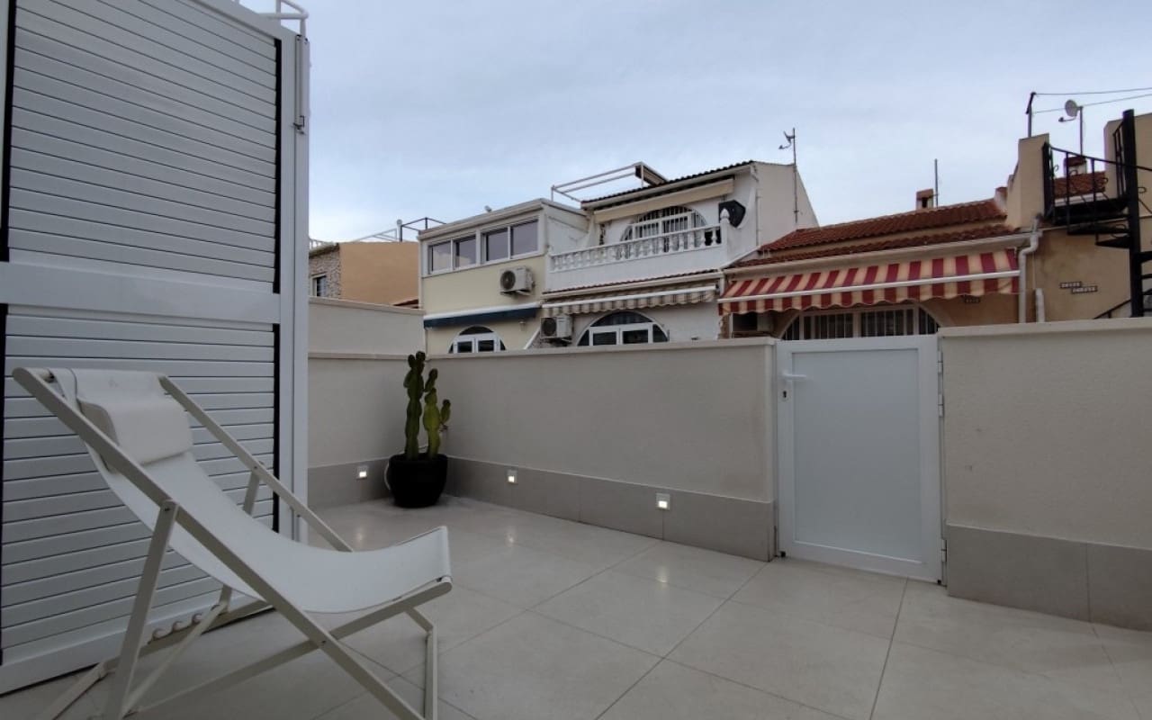 2 soveværelse Byhus til salg i La Siesta - € 149.000 (Ref: 9548854)