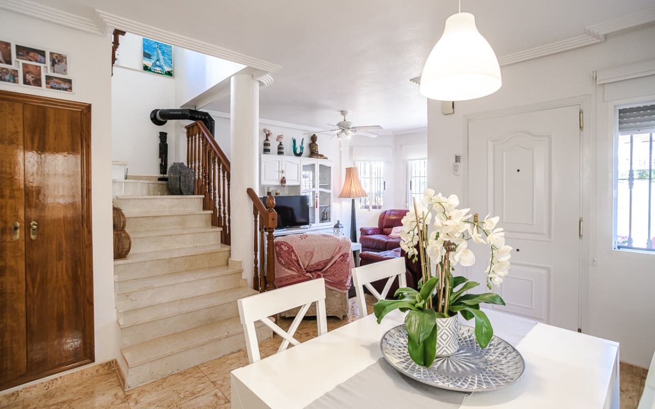 2 soveværelse Villa til salg i El Raso med swimmingpool - € 247.000 (Ref: 9548857)