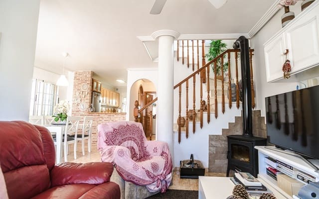 2 soveværelse Villa til salg i El Raso, Guardamar del Segura med swimmingpool - € 247.000 (Ref: 9548857)