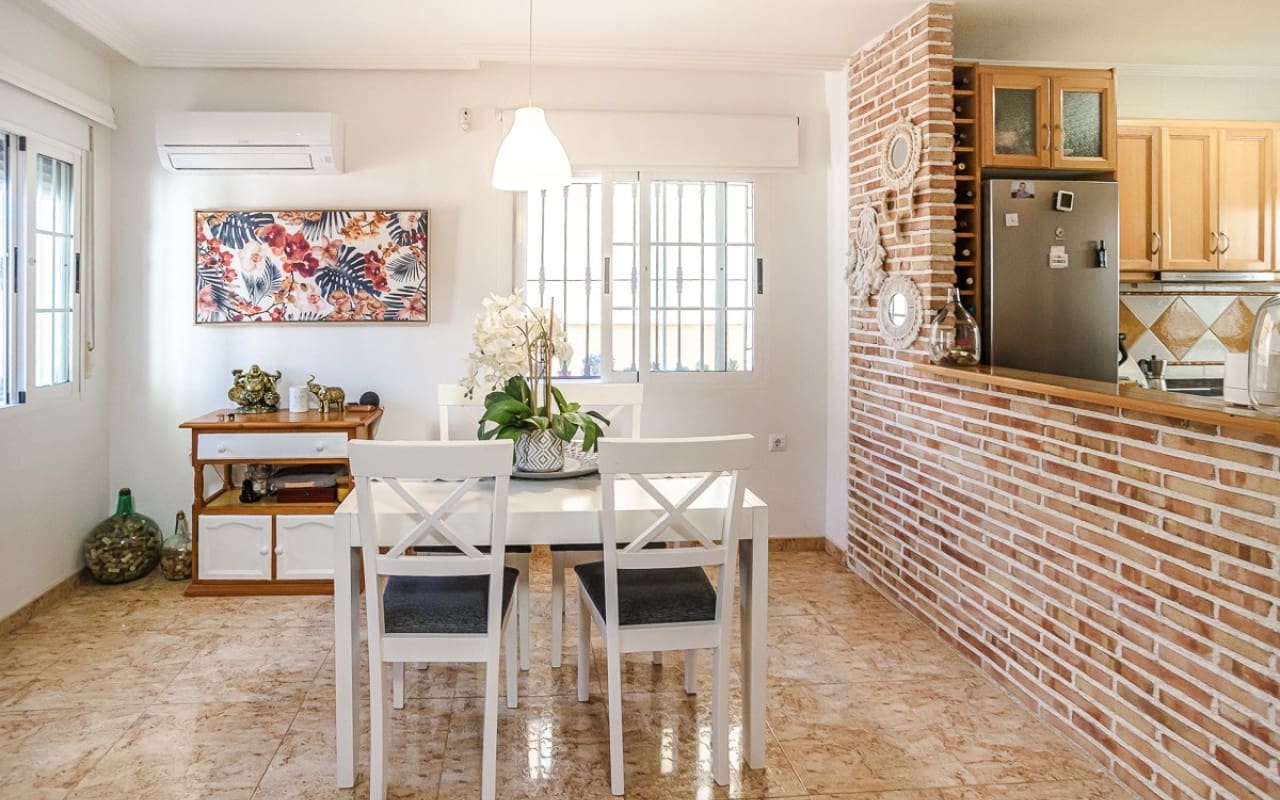 2 soveværelse Villa til salg i El Raso med swimmingpool - € 247.000 (Ref: 9548857)