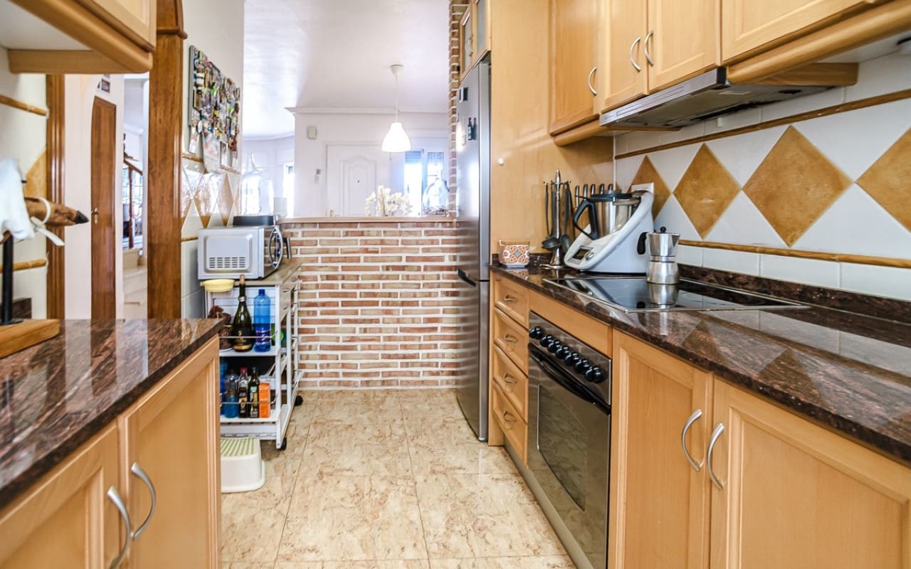 2 soveværelse Villa til salg i El Raso med swimmingpool - € 247.000 (Ref: 9548857)