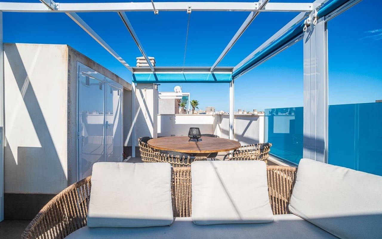 1 bedroom Apartment for sale in Torrevieja with pool - € 199,900 (Ref: 9548860)