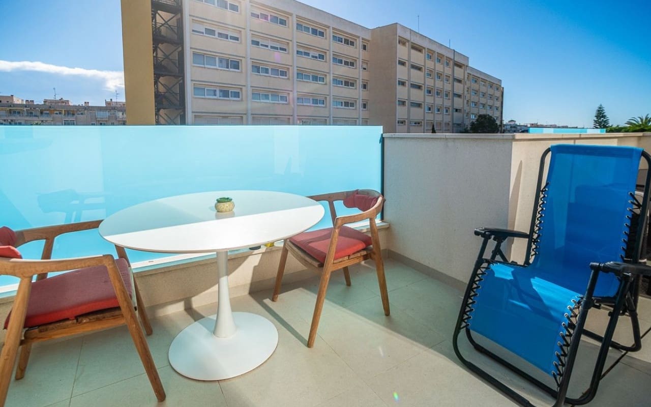 1 bedroom Apartment for sale in Torrevieja with pool - € 199,900 (Ref: 9548860)