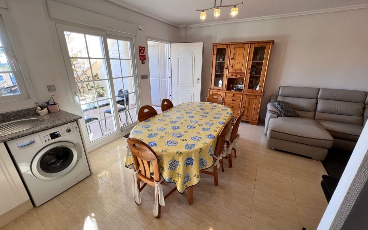 2 Zimmer Apartment zu verkaufen in El Raso mit Pool - 175.000 € (Ref: 9548865)