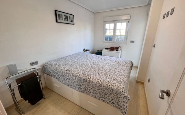 2 quarto Apartamento para venda em El Raso, Guardamar del Segura com piscina - 175 000 € (Ref: 9548865)