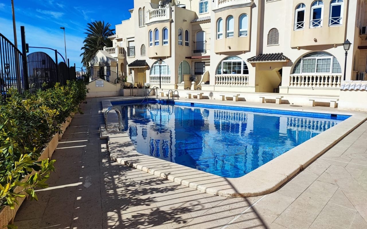 2 soverom Leilighet til salgs i Torrevieja med svømmebasseng - € 269 500 (Ref: 9548869)