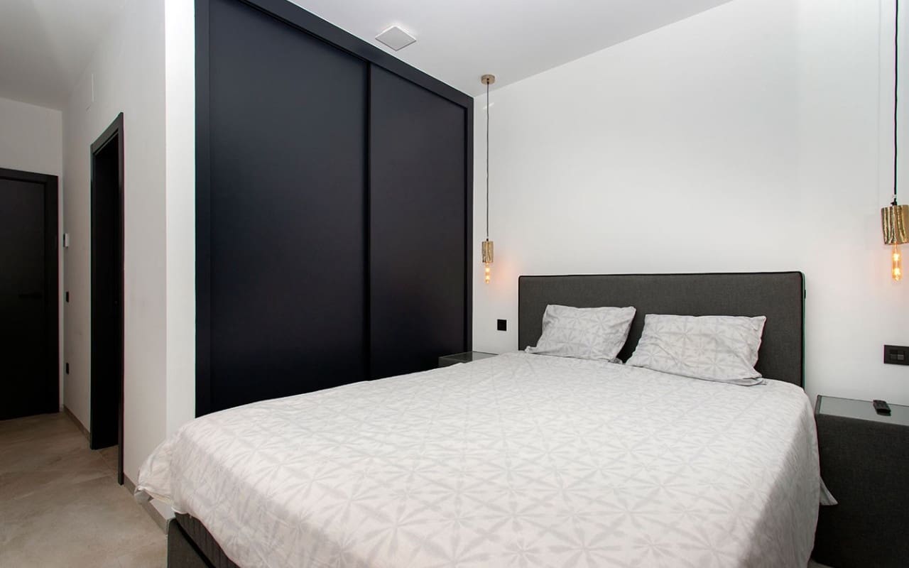 3 bedroom Villa for sale in Ciudad Quesada with pool garage - € 799,000 (Ref: 9549913)