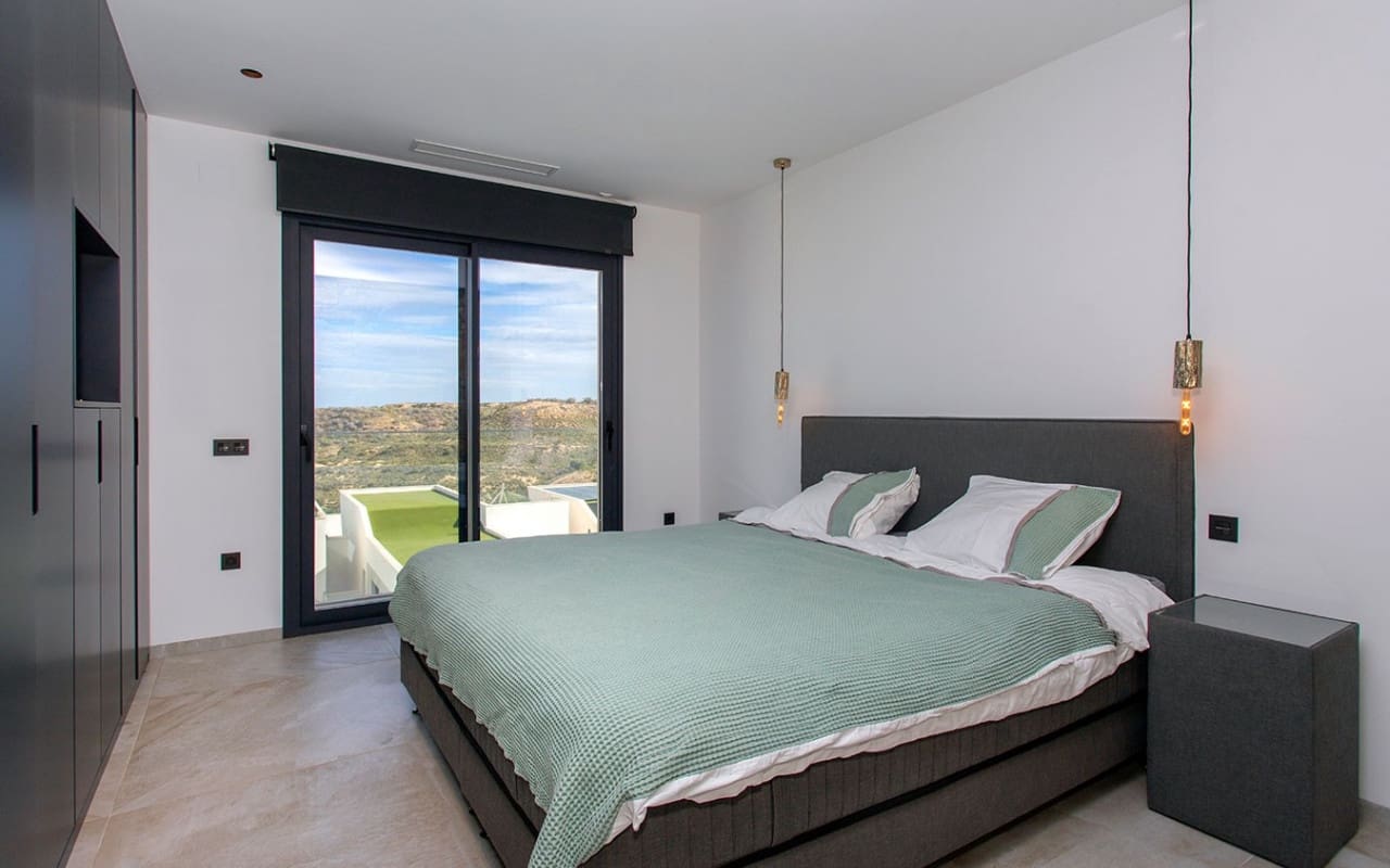 3 bedroom Villa for sale in Ciudad Quesada with pool garage - € 799,000 (Ref: 9549913)