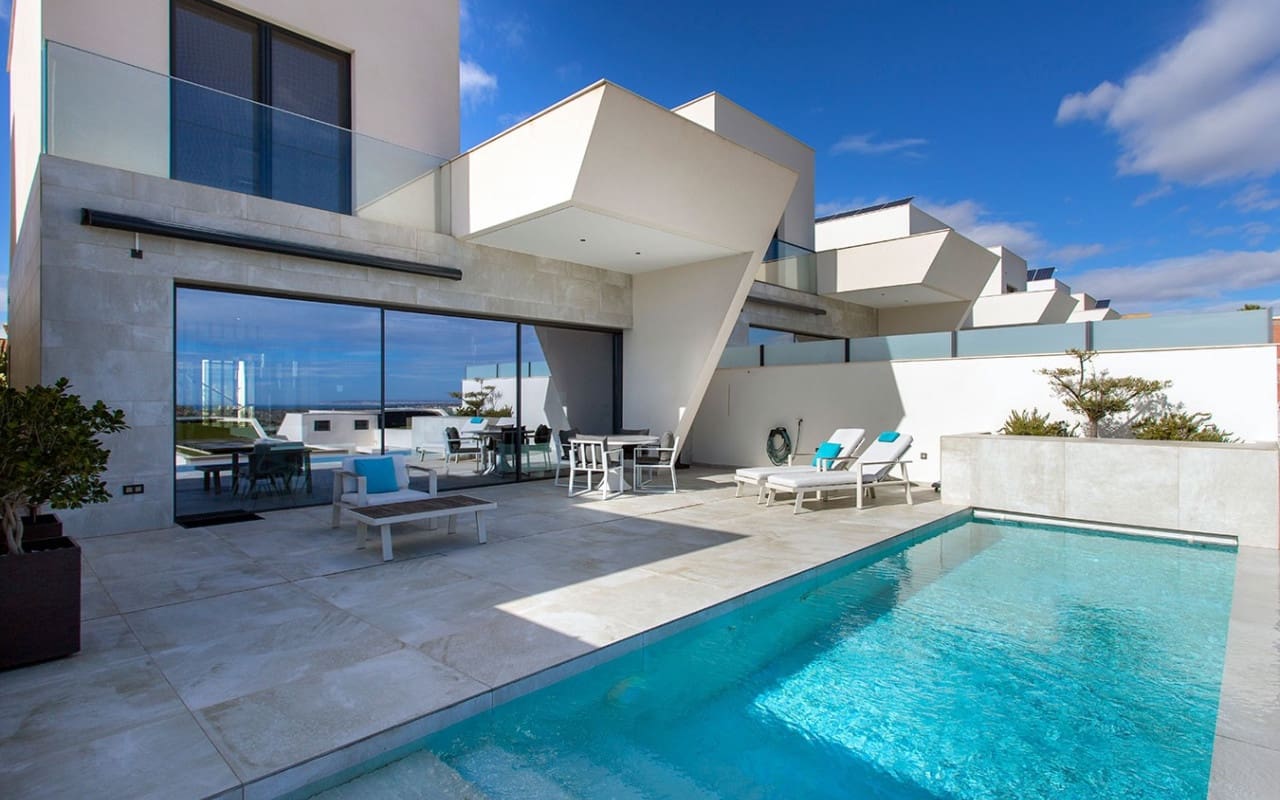 3 bedroom Villa for sale in Ciudad Quesada with pool garage - € 799,000 (Ref: 9549913)