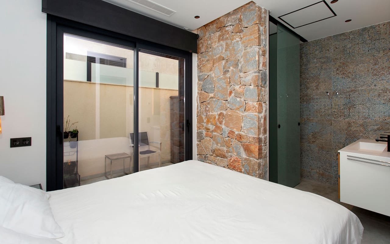 3 bedroom Villa for sale in Ciudad Quesada with pool garage - € 799,000 (Ref: 9549913)