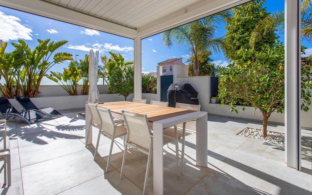 3 bedroom Villa for sale in Ciudad Quesada with pool garage - € 799,000 (Ref: 9549913)