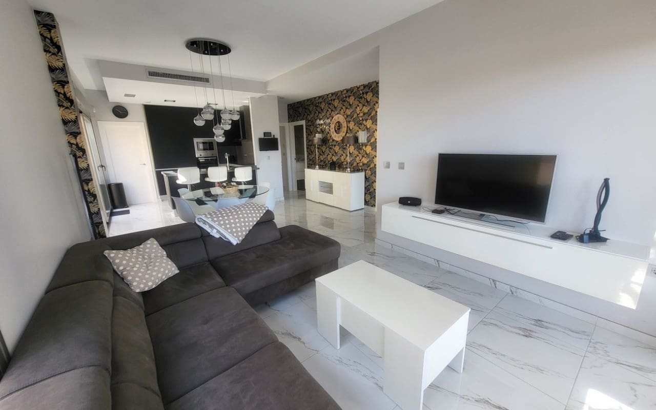 3 makuuhuone Huvila myytävänä paikassa Villamartin mukana uima-altaan - 400 000 € (Ref: 9558938)