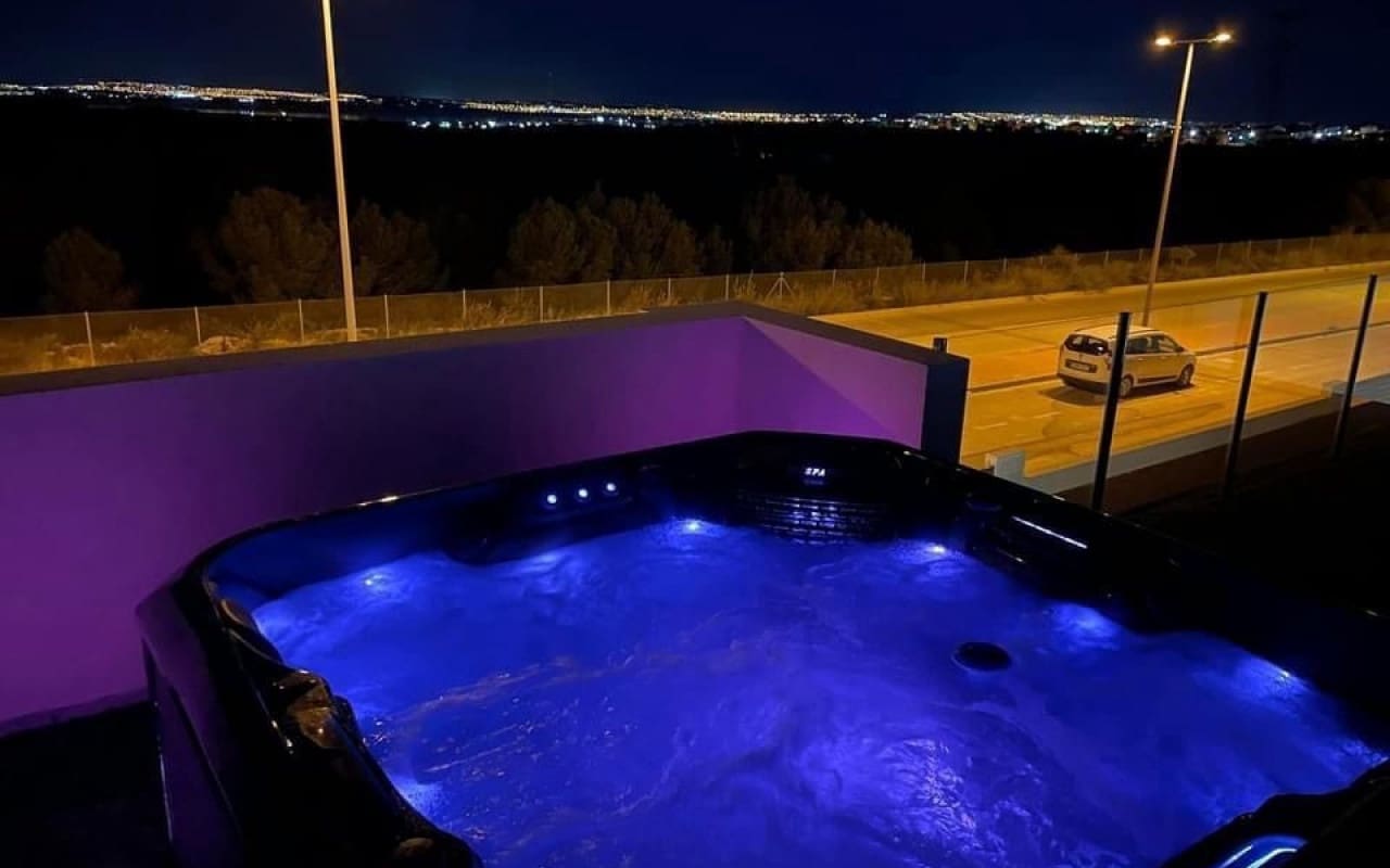 3 makuuhuone Huvila myytävänä paikassa Villamartin mukana uima-altaan - 400 000 € (Ref: 9558938)