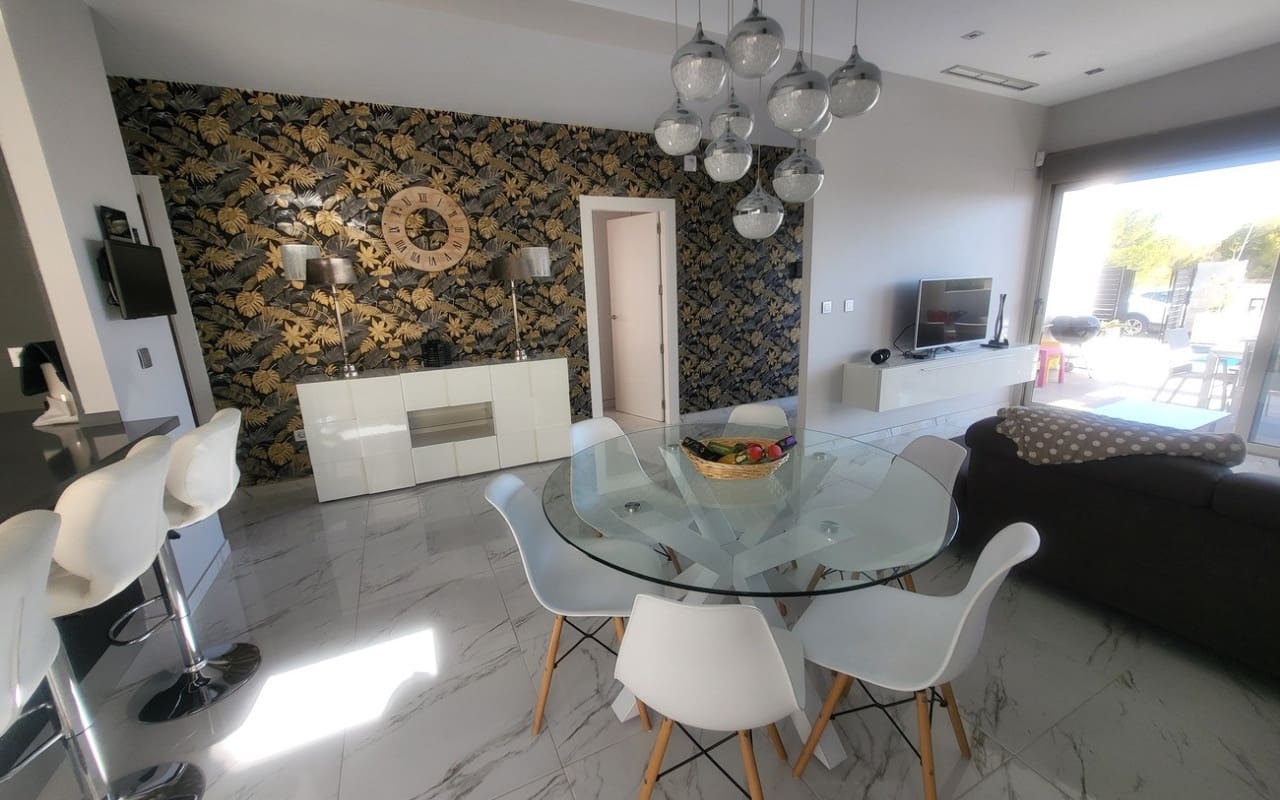 3 makuuhuone Huvila myytävänä paikassa Villamartin mukana uima-altaan - 400 000 € (Ref: 9558938)