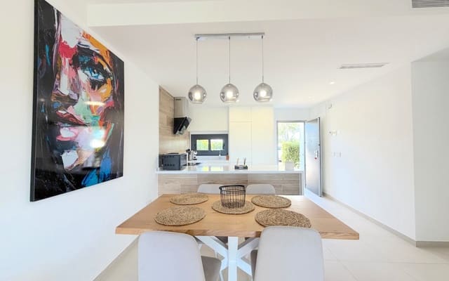 Apartamento de 2 habitaciones en Pinar de Campoverde, Pilar de la Horadada en venta con piscina - 280.000 € (Ref: 9558939)