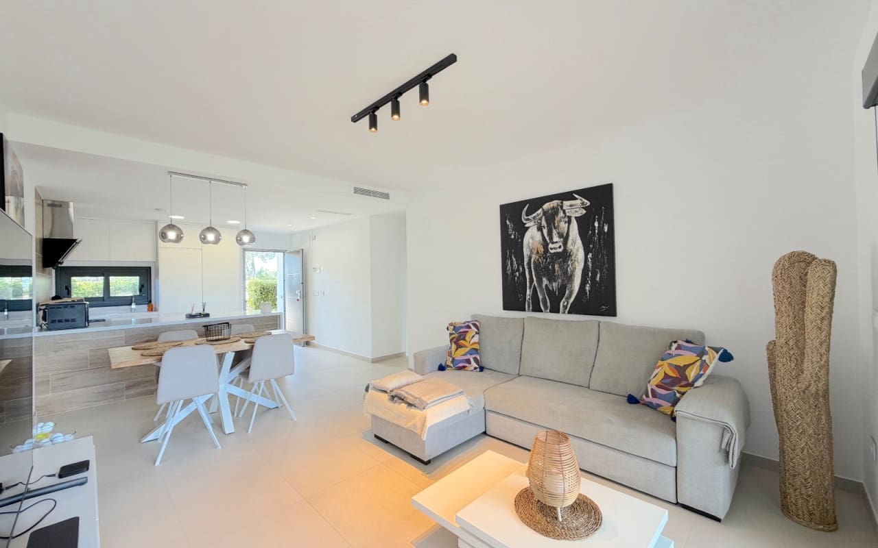 2 bedroom Apartment for sale in Pilar de la Horadada with pool - € 280,000 (Ref: 9558939)