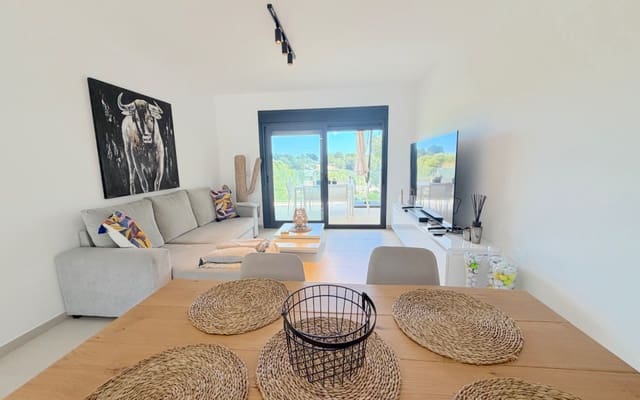 Apartamento de 2 habitaciones en Pinar de Campoverde, Pilar de la Horadada en venta con piscina - 280.000 € (Ref: 9558939)