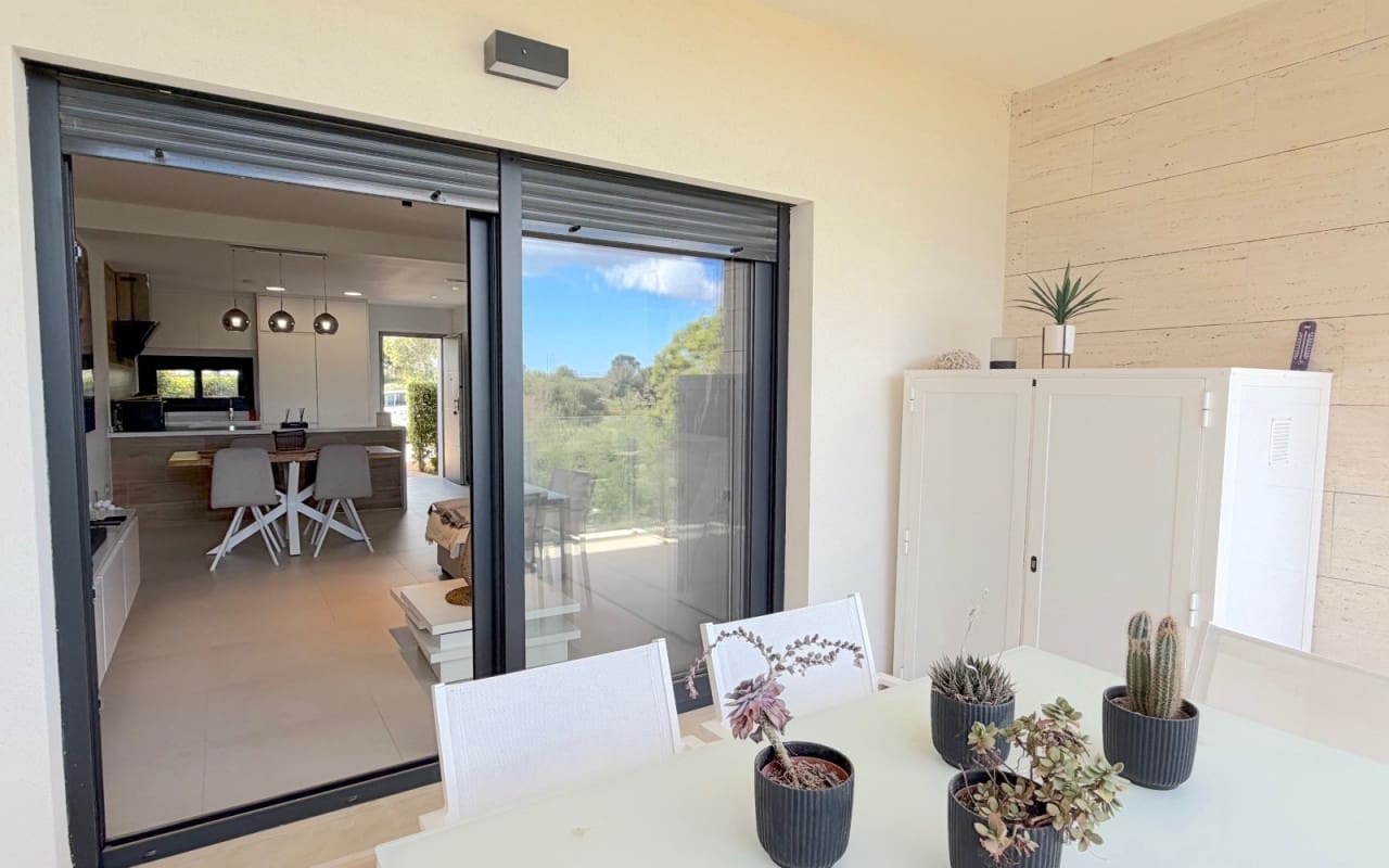 2 bedroom Apartment for sale in Pilar de la Horadada with pool - € 280,000 (Ref: 9558939)