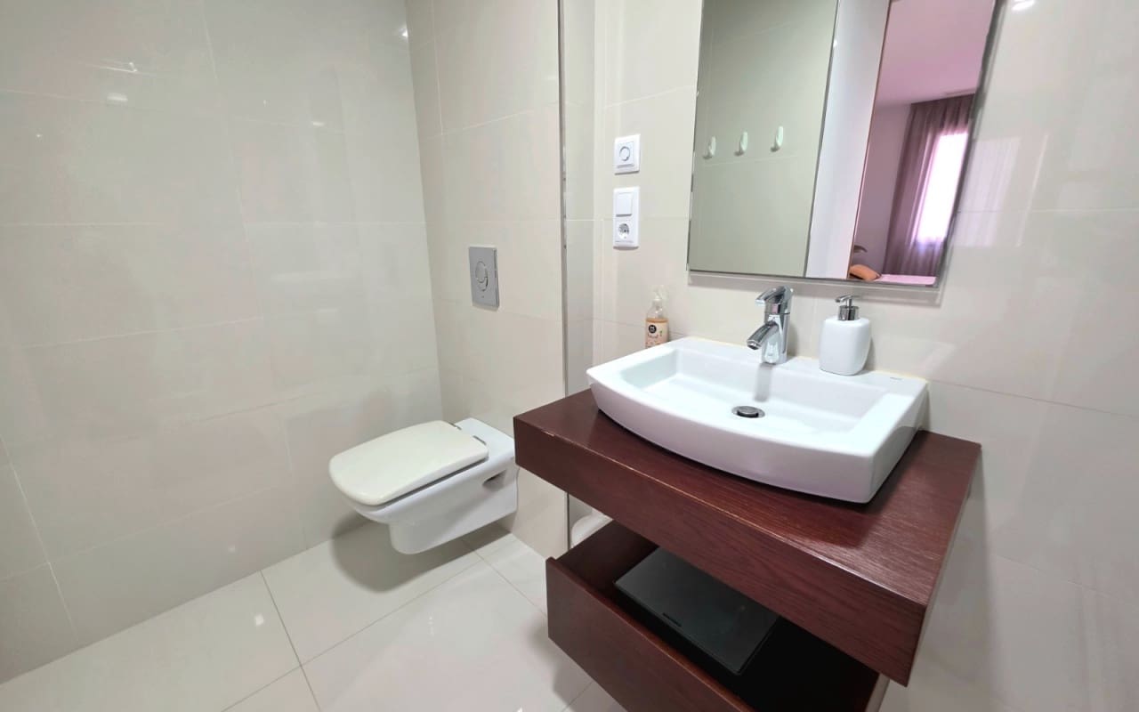 2 Zimmer Strandapartment zu verkaufen in Guardamar del Segura mit Pool - 299.000 € (Ref: 9558940)