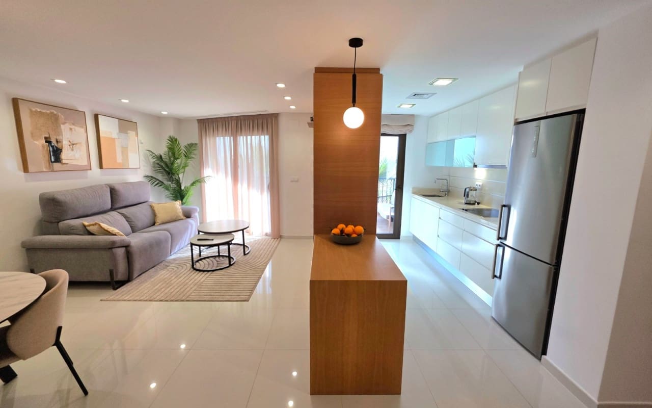 2 Zimmer Strandapartment zu verkaufen in Guardamar del Segura mit Pool - 299.000 € (Ref: 9558940)