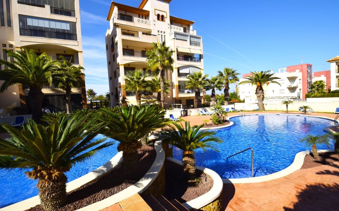 2 Zimmer Strandapartment zu verkaufen in Guardamar del Segura mit Pool - 299.000 € (Ref: 9558940)