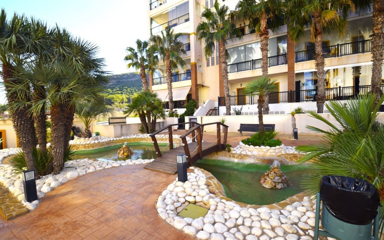 2 Zimmer Strandapartment zu verkaufen in Guardamar del Segura mit Pool - 299.000 € (Ref: 9558940)
