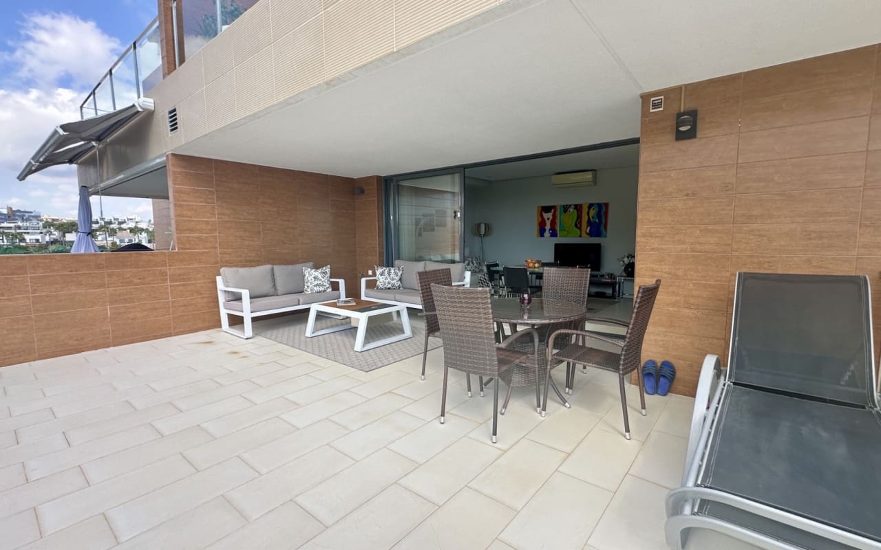 2 quarto Apartamento para venda em Villamartin com piscina - 255 000 € (Ref: 9558941)