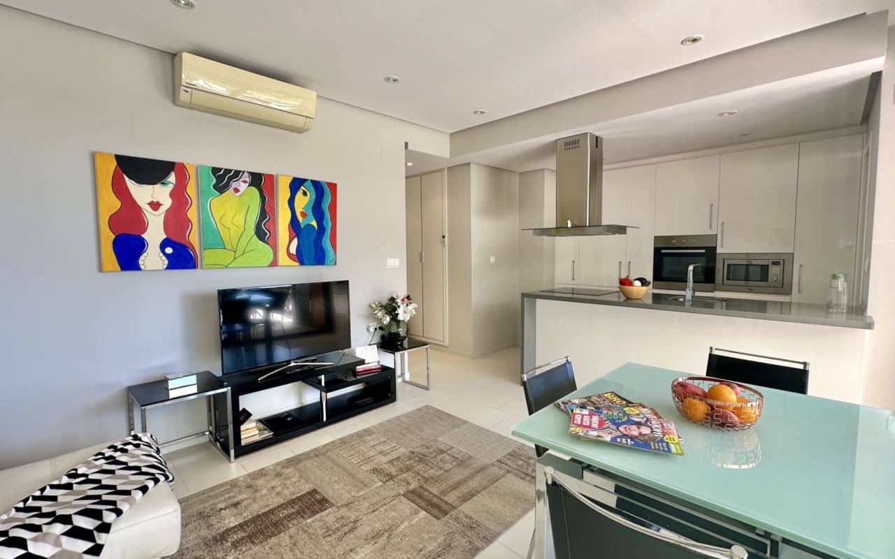 2 quarto Apartamento para venda em Villamartin com piscina - 255 000 € (Ref: 9558941)