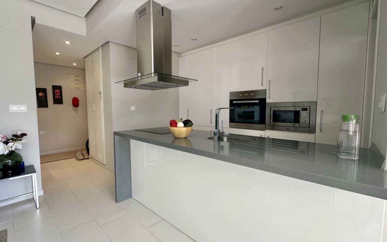 2 quarto Apartamento para venda em Villamartin com piscina - 255 000 € (Ref: 9558941)